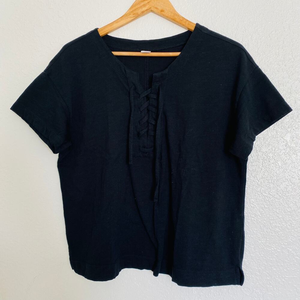 Old Navy tie front basic black tee (Size: Large)